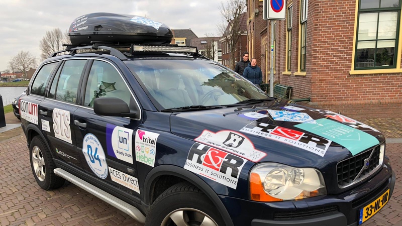 H&R steunt Four by Four en daarmee stichting Dionne